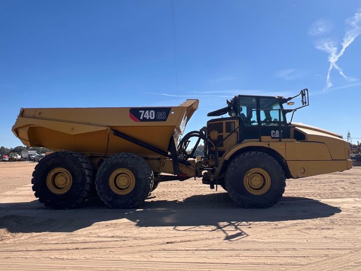 2019-caterpillar-740-gc-image-5