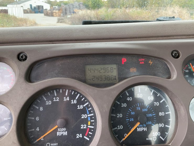 2004-mack-chn613-image-35