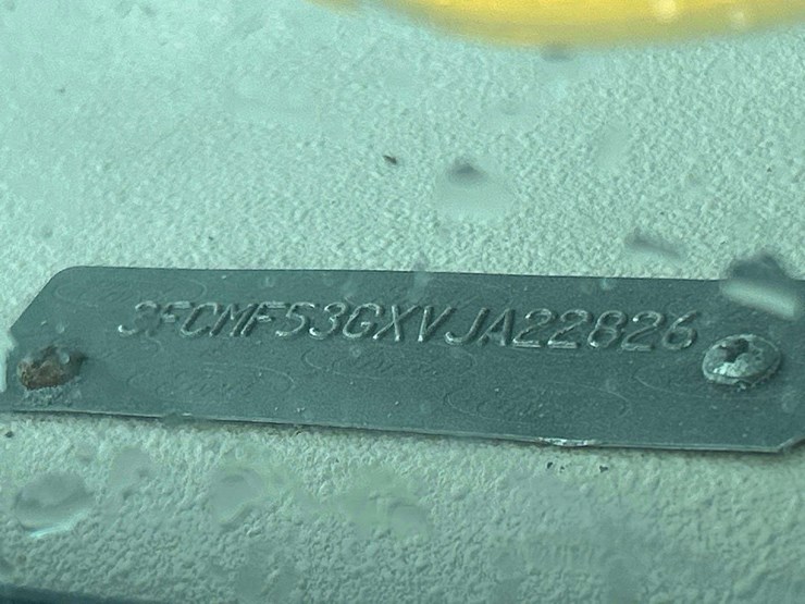 1998-national-rv-tropi-cal-t/a-35ft-class-a-motorhome-image-5