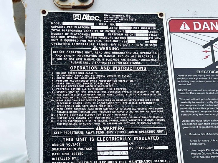 woodchuck-altec-at37g-37ft-insulated-rover-bucket-lift-image-13