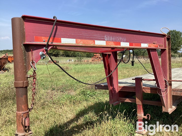 1994-titan-trailer-image-10