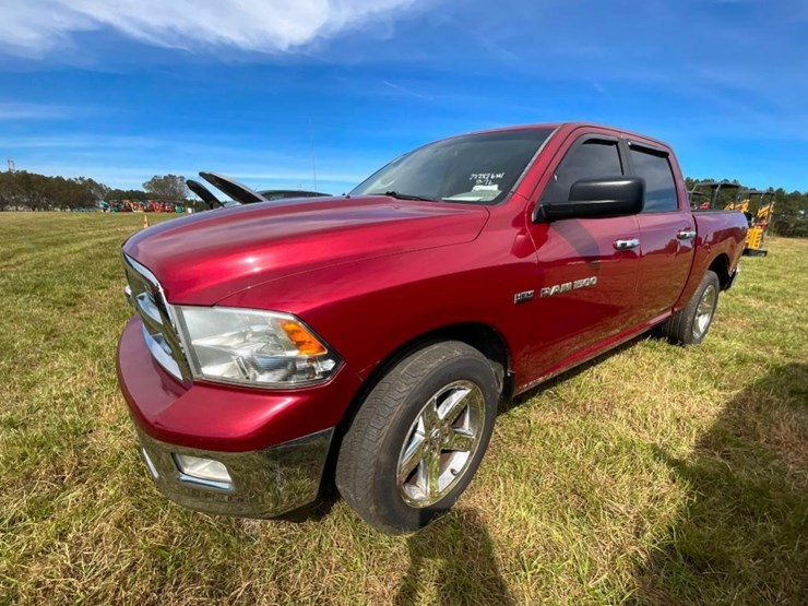 2012-dodge-ram-1500-image-3