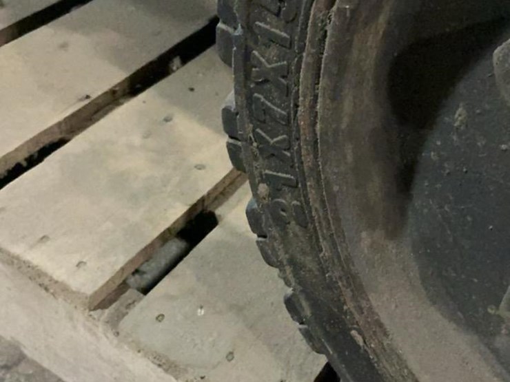 #163-•-forklift-drive-and-steer-wheels-image-15