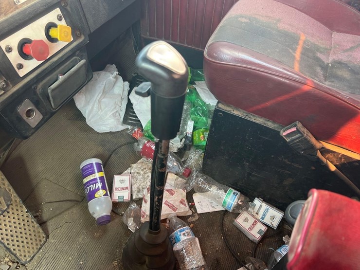 kenworth-t/a-day-cab-road-tractor-image-26