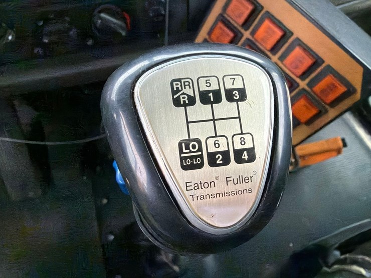 peterbilt-337-image-36