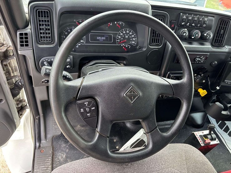 2020-international-mv607-16ft-morgan-dump-truck-image-32