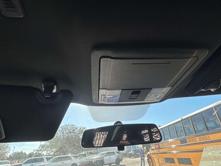 2019-ford-explorer-image-22