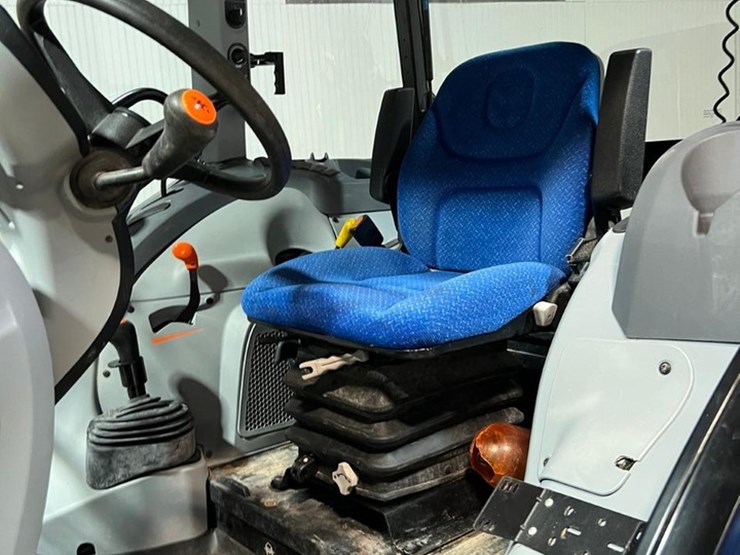 new-holland-t4.75-image-18