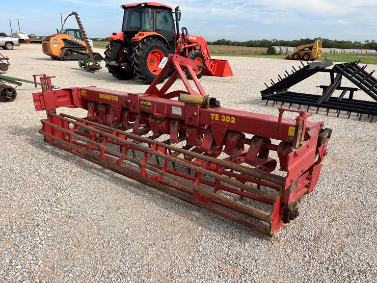 #t13612-•-niemeyer-te302-rotary-hoe-image-6