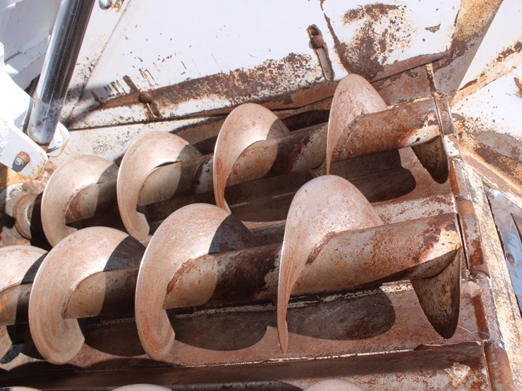 #2044-•-#2044---harsh-303h-feed-mixer-wagon-image-11