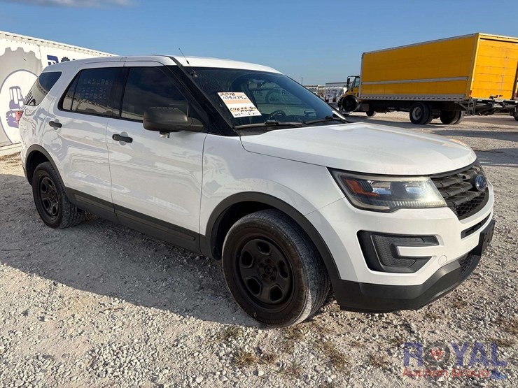 2018-ford-explorer-image-2