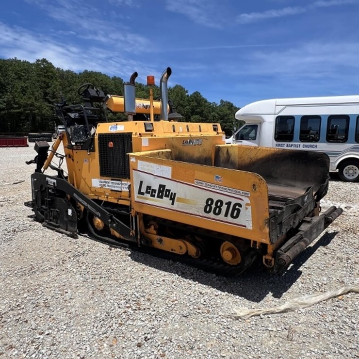 #4707 • Leeboy L8816R Legend Asphalt Paver