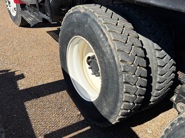 1992-international-4000-image-11