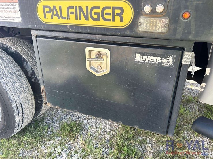 2016-ford-f550-image-32