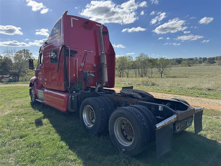 2005-peterbilt-387-image-5