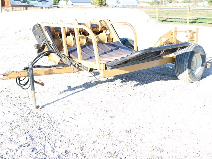 #2094-•-#2094-bf-5000-pull-type-round-bale-unroller-image-1