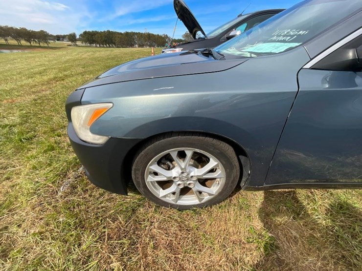 2014-nissan-maxima-**salvage-title**-image-4