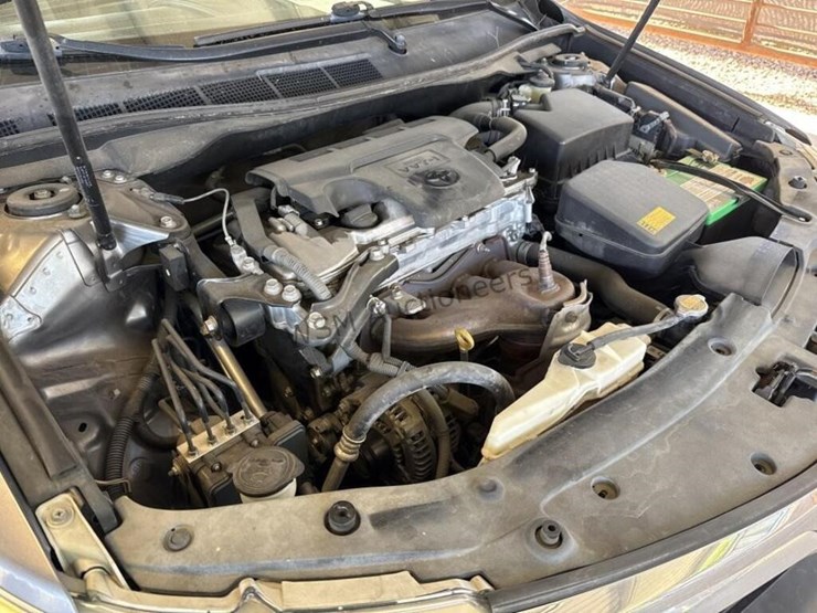 2014-toyota-camry-sdn-image-11