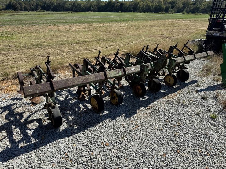 #12475-•-4-row-cultivator-image-1