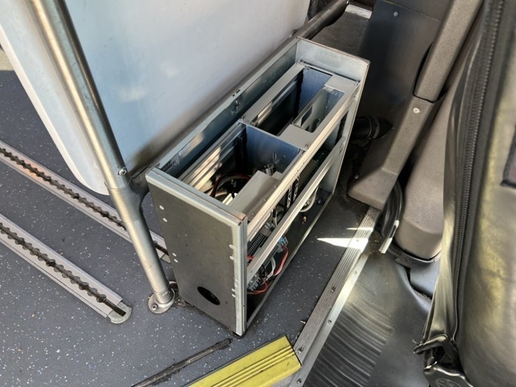 2014-chevrolet-express-paratransit-bus-image-29