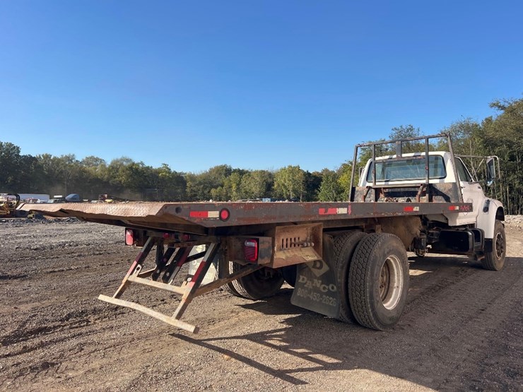 1996-ford-f-series-flatbed-truck-image-4