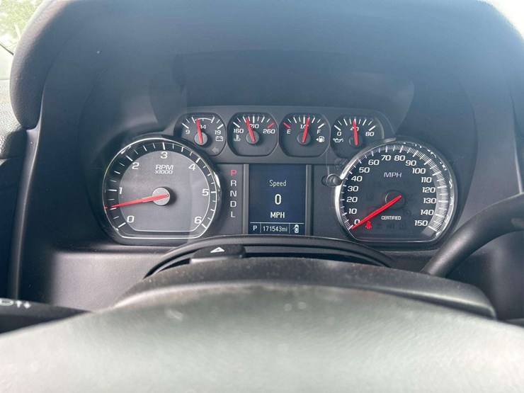 2015-chevrolet-tahoe-image-14