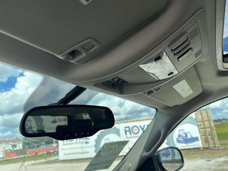 2013-gmc-yukon-denali-image-15