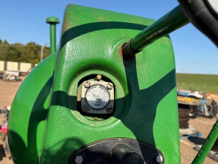 john-deere-70-image-32