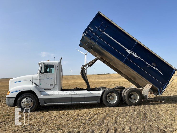 1995-freightliner-fld112-image-62
