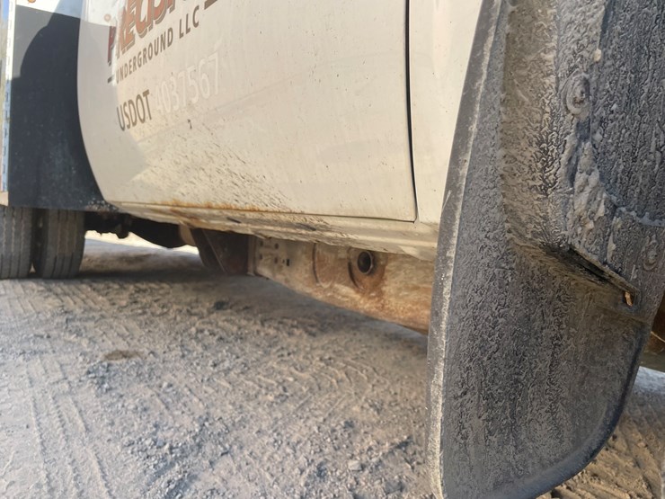 #1008-•-2012-chevy-3500-utility-truck,-(has-title)-image-16