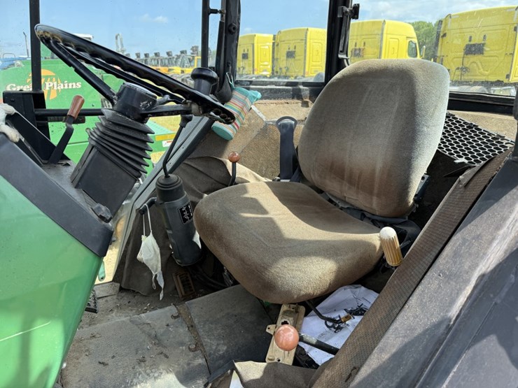 1996-john-deere-5200-image-7