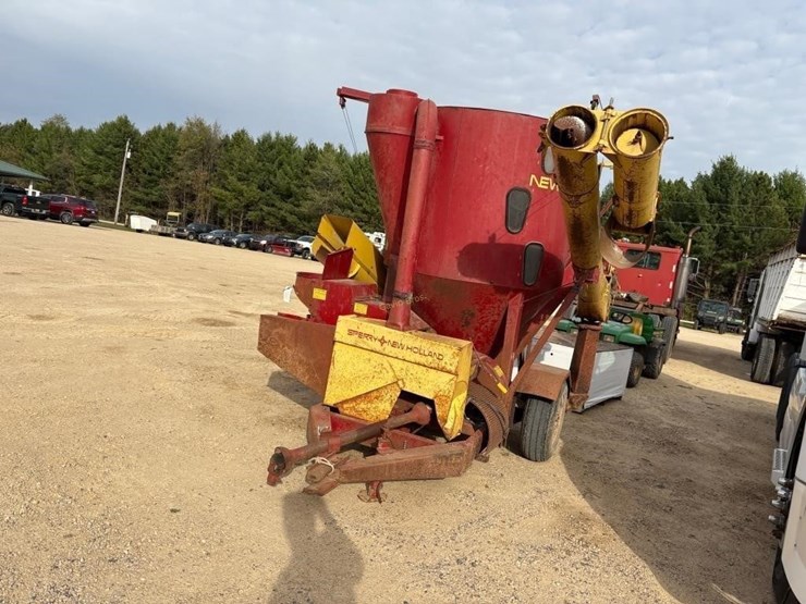 new-holland-353-image-6