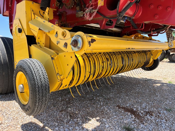 2016-new-holland-460-image-6