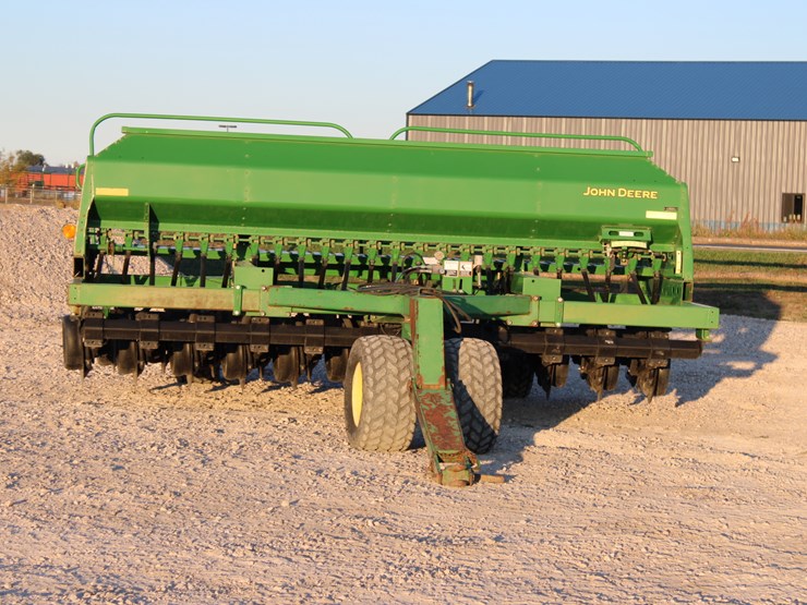 john-deere-1590-image-10