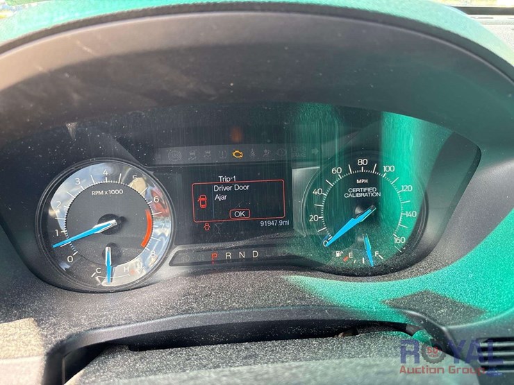 2017-ford-explorer-image-16