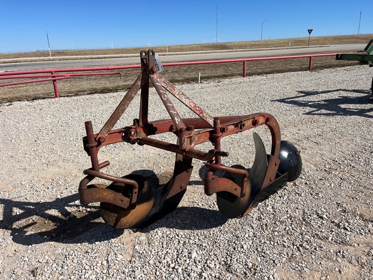 #t15172-•-ferguson-plow-image-1