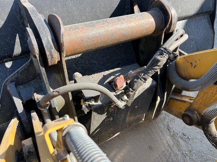 caterpillar-430e-image-12