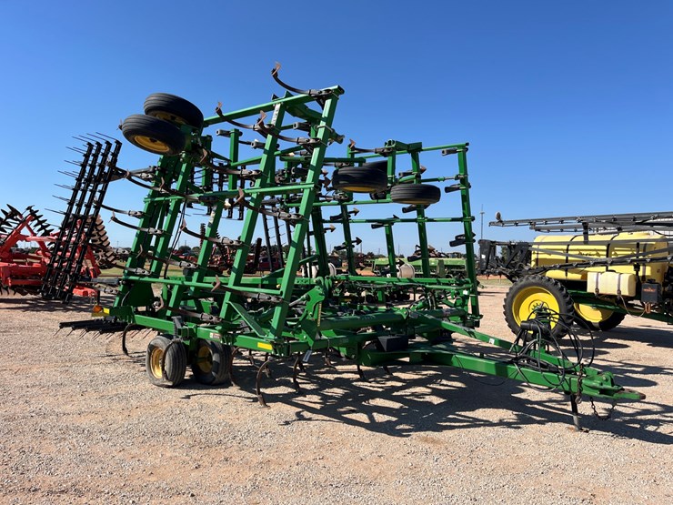 2013-john-deere-2210-image-8