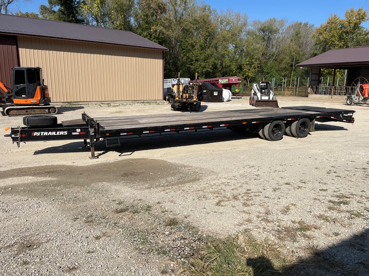 #1010-•-2023-pj-trailers-26'-tandem-dual-axle-deck-over-trailer,-(has-title)-image-11