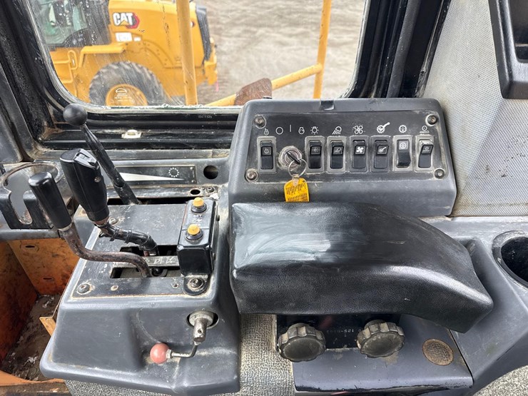 caterpillar-988f-image-12