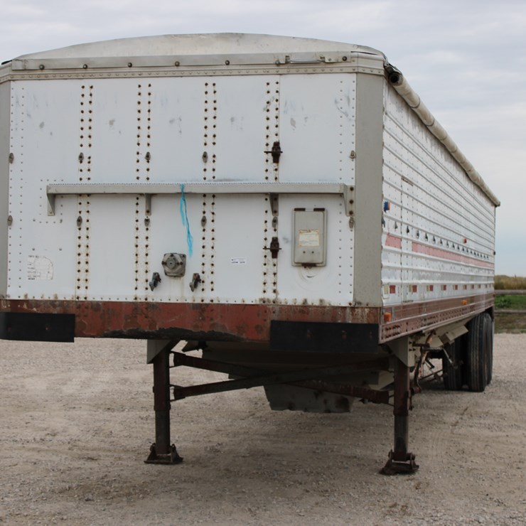 #2079 • #2079 1981 Barret 42ft Super Hopper Bottom Trailer