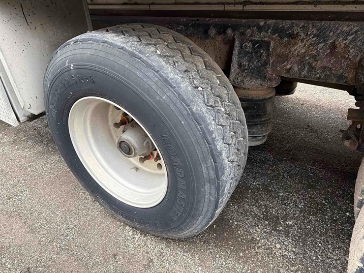 2003-peterbilt-357-image-6