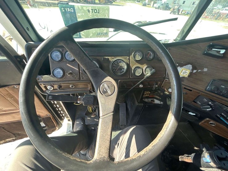 1996-freightliner-fld112sd-t/a-dump-truck-image-13