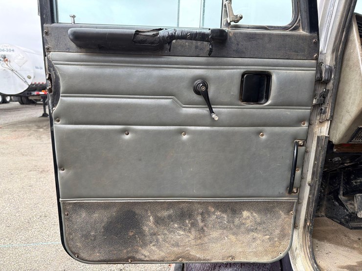 1997-caterpillar-18-image-13