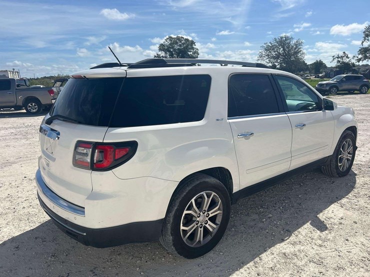 2015-gmc-acadia-image-3