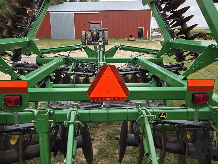 2011-john-deere-637-image-15