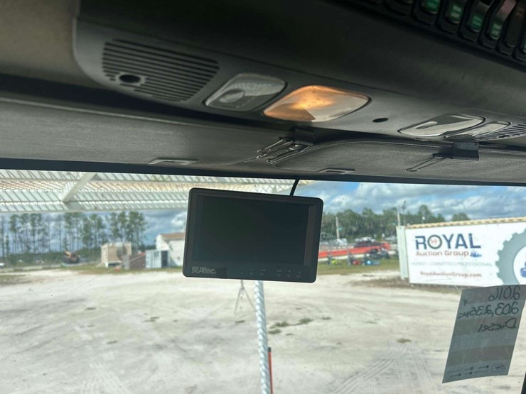 2016-freightliner-m2-106-altec-am50-50ft-bucket-truck-image-16