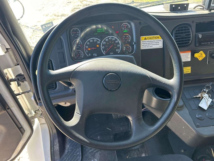 2020-freightliner-m2-106-elgin-whirlwind-series-mv-street-sweeper-truck-image-28