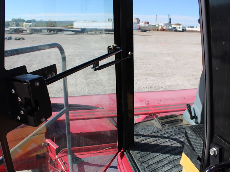 #2065-•-#2065---mf-hesston-wr-9770-swather-image-101