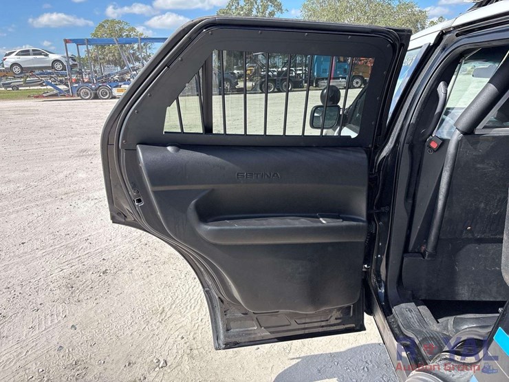 2017-ford-explorer-image-22